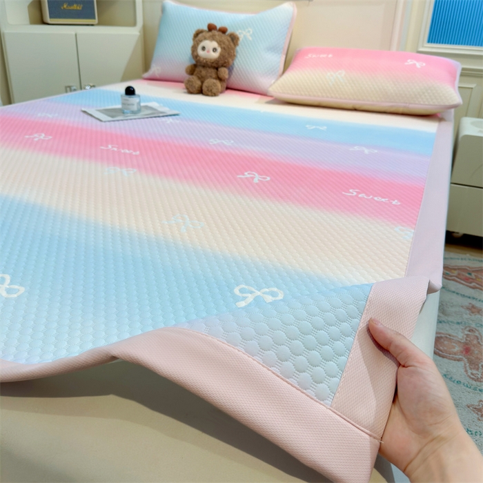 91家纺网 家纺一手货源 找家纺 喜居 2025新款A类凉感豆豆席印花款凉席 彩云端