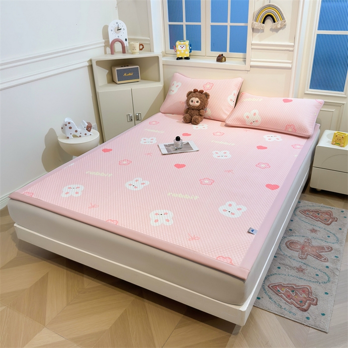 91家纺网 家纺一手货源 找家纺 喜居 2025新款A类凉感豆豆席印花款凉席 粉小兔