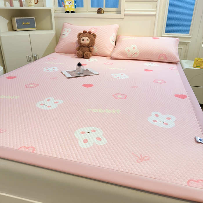 91家纺网 家纺一手货源 找家纺 喜居 2025新款A类凉感豆豆席印花款凉席 粉小兔