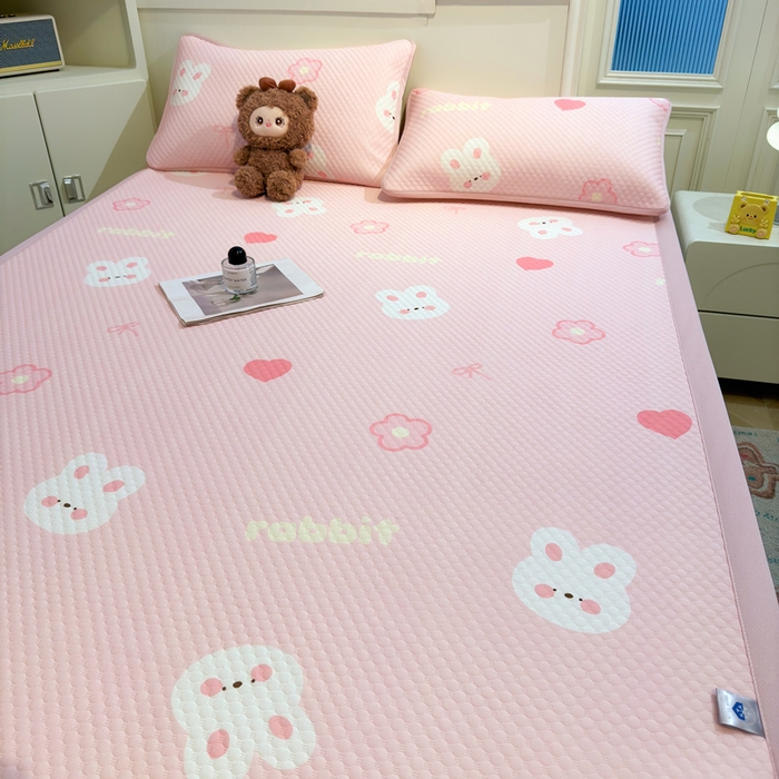 91家纺网 家纺一手货源 找家纺 喜居 2025新款A类凉感豆豆席印花款凉席 粉小兔