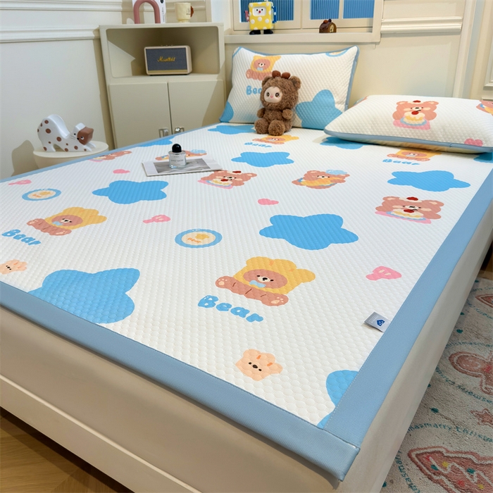 91家纺网 家纺一手货源 找家纺 喜居 2025新款A类凉感豆豆席印花款凉席 萌小熊