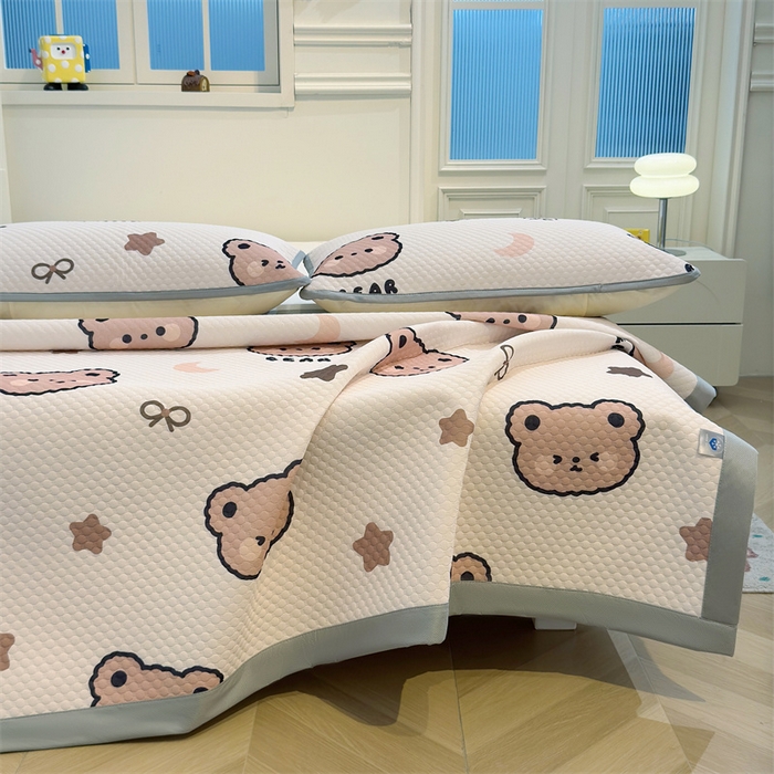 91家纺网 家纺一手货源 找家纺 喜居 2025新款A类凉感豆豆席印花款凉席 小熊宝