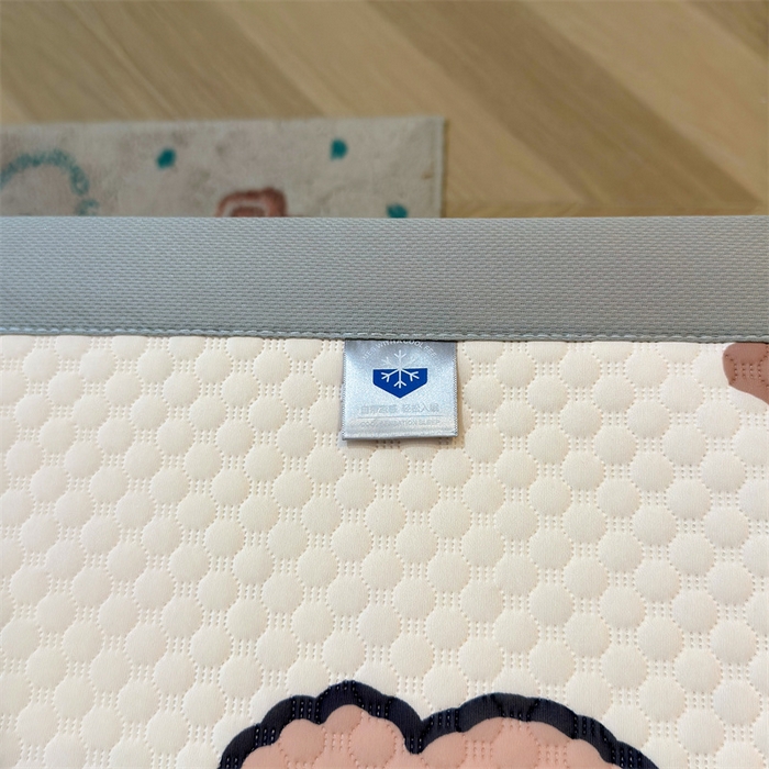 91家纺网 家纺一手货源 找家纺 喜居 2025新款A类凉感豆豆席印花款凉席 小熊宝