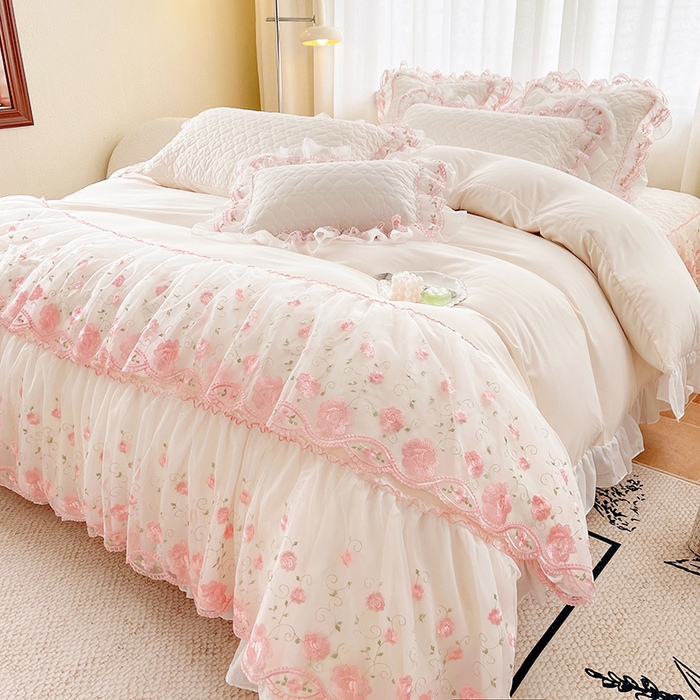 91家纺网 家纺一手货源 找家纺 罗艺轩 2025新款A类珍珠棉花边床裙四件套-梦幻花园 梦幻花园-荷花白