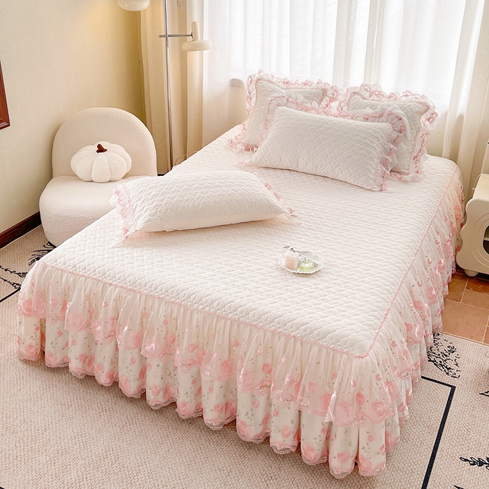 91家纺网 家纺一手货源 找家纺 罗艺轩 2025新款A类珍珠棉花边床裙四件套-梦幻花园 梦幻花园-荷花白