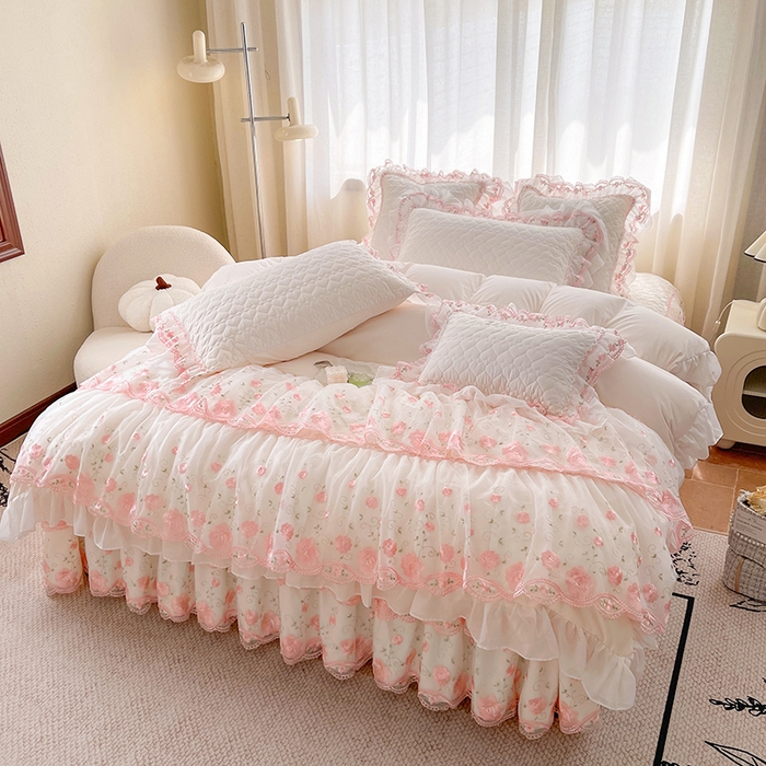 91家纺网 家纺一手货源 找家纺 罗艺轩 2025新款A类珍珠棉花边床裙四件套-梦幻花园 梦幻花园-荷花白