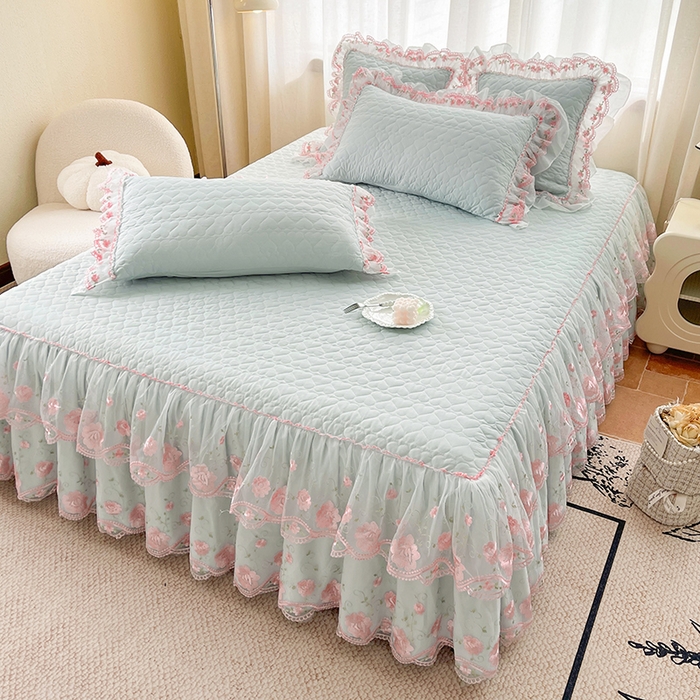 91家纺网 家纺一手货源 找家纺 罗艺轩 2025新款A类珍珠棉花边床裙三件套-梦幻花园 梦幻花园-蓝灰色