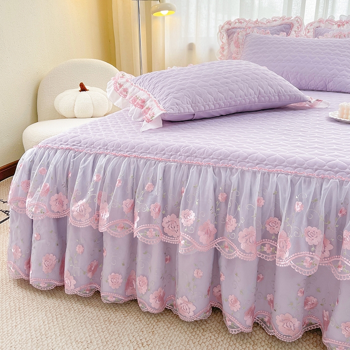 91家纺网 家纺一手货源 找家纺 罗艺轩 2025新款A类珍珠棉花边床裙三件套-梦幻花园 梦幻花园-香芋紫