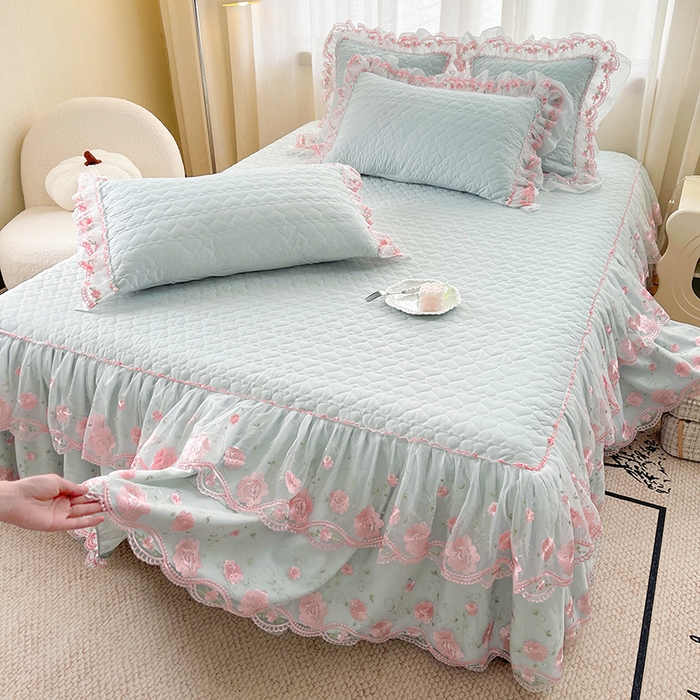 91家纺网 家纺一手货源 找家纺 罗艺轩 2025新款A类珍珠棉花边床裙三件套-梦幻花园 梦幻花园-蓝灰色