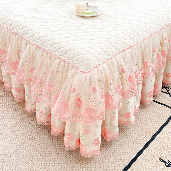 91家纺网 家纺一手货源 找家纺 罗艺轩 2025新款A类珍珠棉花边床裙三件套-梦幻花园 梦幻花园-荷花白