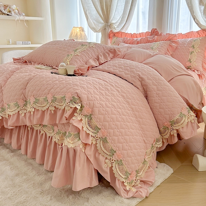 91家纺网 家纺一手货源 找家纺 罗艺轩 2025新款A类珍珠棉全夹棉床盖款四件套-玫瑰之恋 玫瑰之恋-豆沙