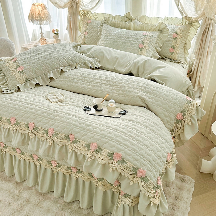 91家纺网 家纺一手货源 找家纺 罗艺轩 2025新款A类珍珠棉全夹棉床盖三件套-玫瑰之恋 玫瑰之恋-碧草绿