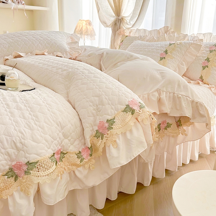 91家纺网 家纺一手货源 找家纺 罗艺轩 2025新款A类珍珠棉全夹棉床盖三件套-玫瑰之恋 玫瑰之恋-荷花白