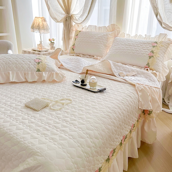 91家纺网 家纺一手货源 找家纺 罗艺轩 2025新款A类珍珠棉全夹棉床盖三件套-玫瑰之恋 玫瑰之恋-荷花白