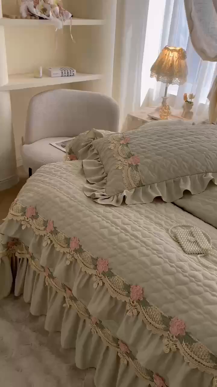 91家纺网 家纺一手货源 找家纺 罗艺轩 2025新款A类珍珠棉全夹棉床盖三件套-玫瑰之恋 玫瑰之恋-荷花白