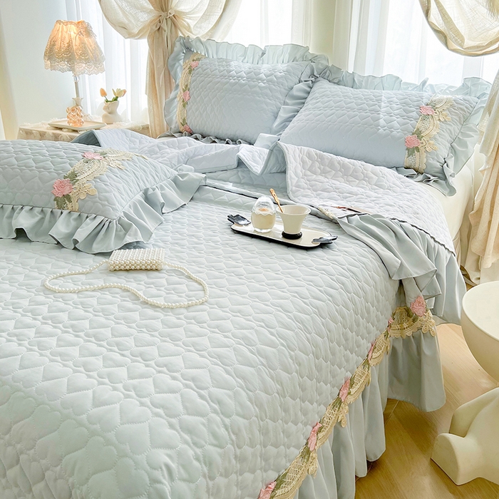 91家纺网 家纺一手货源 找家纺 罗艺轩 2025新款A类珍珠棉全夹棉床盖款四件套-玫瑰之恋 玫瑰之恋-蓝灰色