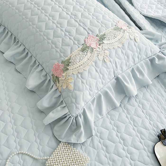 91家纺网 家纺一手货源 找家纺 罗艺轩 2025新款A类珍珠棉全夹棉床盖款四件套-玫瑰之恋 玫瑰之恋-蓝灰色