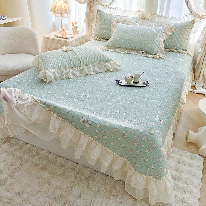 91家纺网 家纺一手货源 找家纺 罗艺轩 2025新款全棉印花花边床盖三件套 花蜜-绿