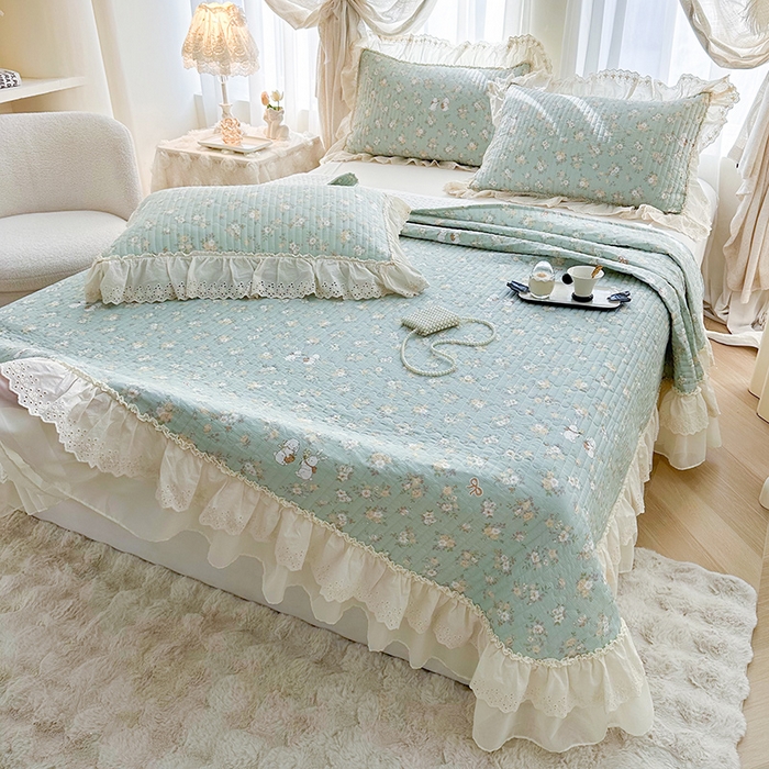 91家纺网 家纺一手货源 找家纺 罗艺轩 2025新款全棉印花花边床盖三件套 花蜜-绿