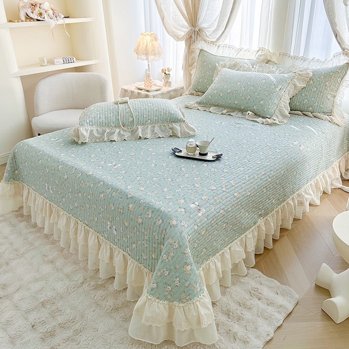 91家纺网 家纺一手货源 找家纺 罗艺轩 2025新款全棉印花花边床盖三件套 花蜜-绿