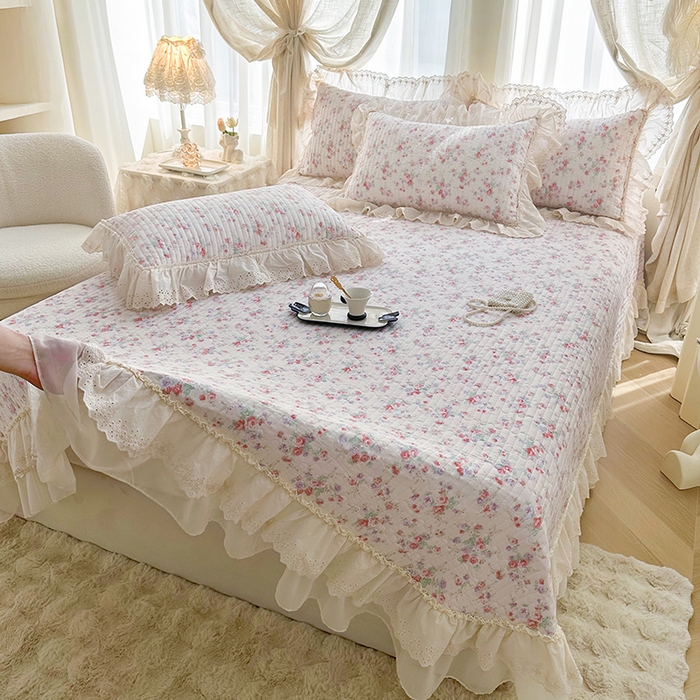 91家纺网 家纺一手货源 找家纺 罗艺轩 2025新款全棉印花花边床盖三件套 洛琳粉