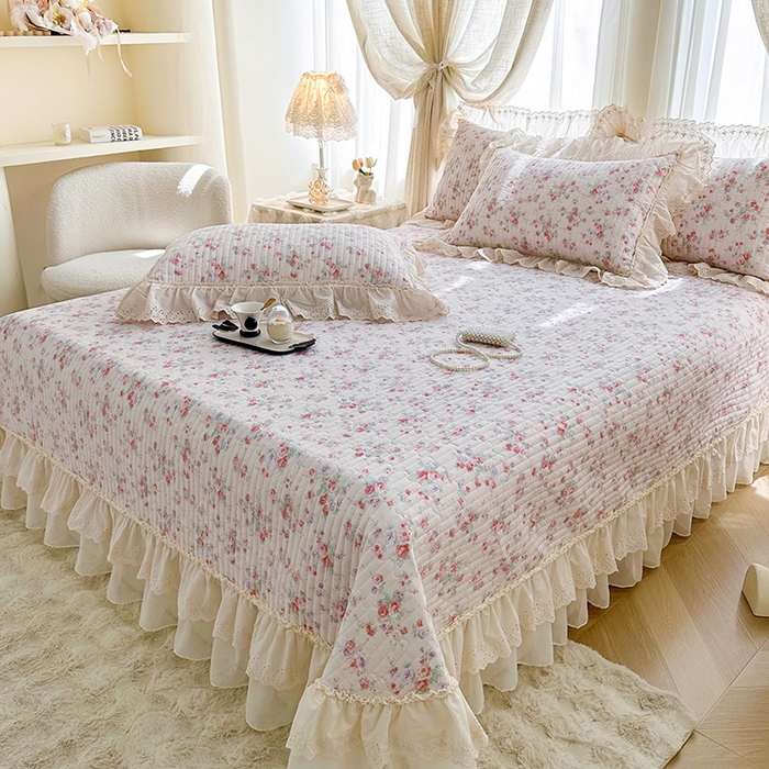 91家纺网 家纺一手货源 找家纺 罗艺轩 2025新款全棉印花花边床盖三件套 洛琳粉