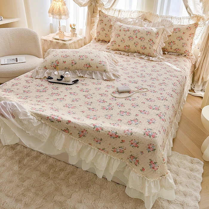 91家纺网 家纺一手货源 找家纺 罗艺轩 2025新款全棉印花花边床盖三件套 绮丽花海-香槟