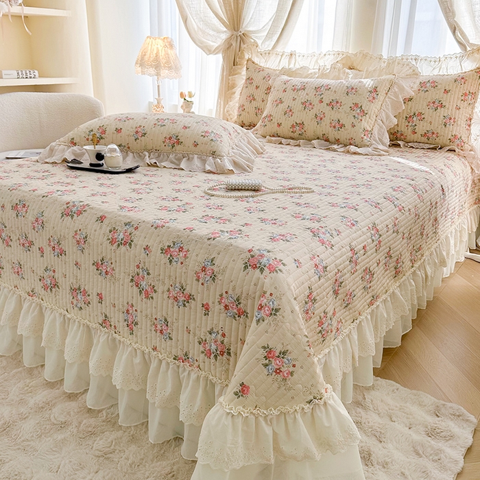 91家纺网 家纺一手货源 找家纺 罗艺轩 2025新款全棉印花花边床盖三件套 绮丽花海-香槟