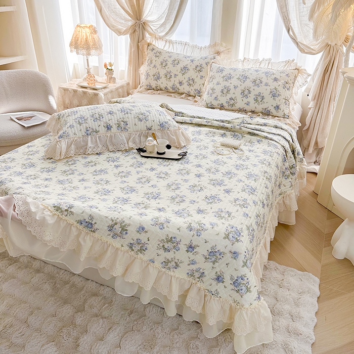 91家纺网 家纺一手货源 找家纺 罗艺轩 2025新款全棉印花花边床盖三件套 芊寻花语