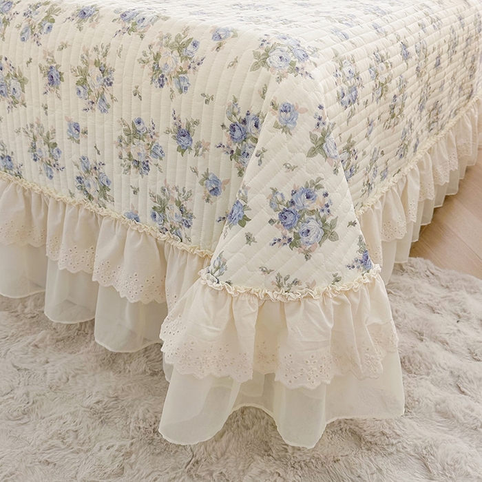 91家纺网 家纺一手货源 找家纺 罗艺轩 2025新款全棉印花花边床盖三件套 芊寻花语