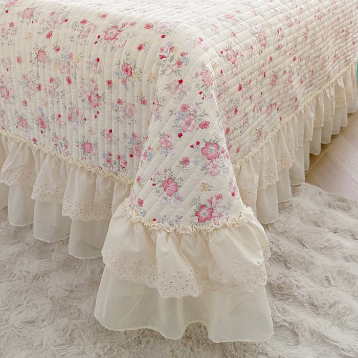 91家纺网 家纺一手货源 找家纺 罗艺轩 2025新款全棉印花花边床盖三件套 语曼-粉