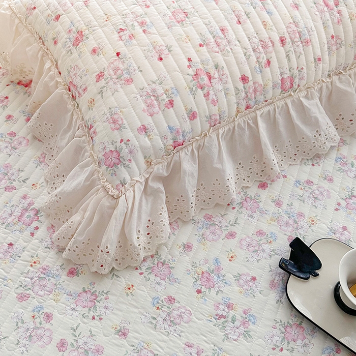 91家纺网 家纺一手货源 找家纺 罗艺轩 2025新款全棉印花花边床盖三件套 语曼-粉