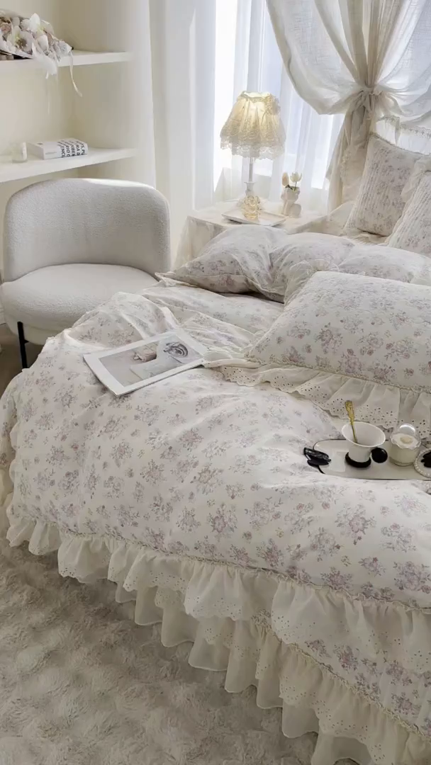 91家纺网 家纺一手货源 找家纺 罗艺轩 2025新款全棉印花花边床盖三件套 语曼-粉