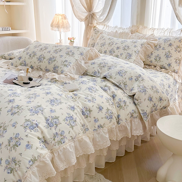 91家纺网 家纺一手货源 找家纺 罗艺轩 2025新款全棉印花花边床盖四件套 芊寻花语