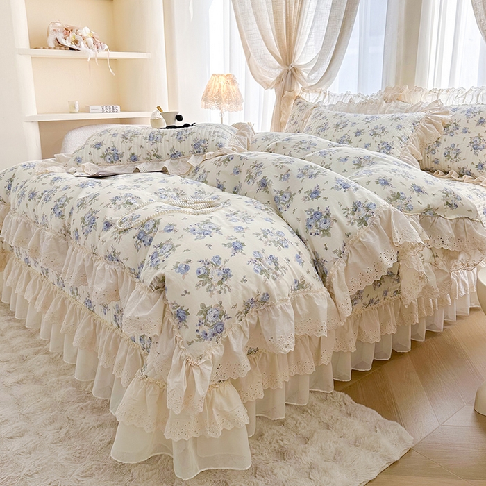 91家纺网 家纺一手货源 找家纺 罗艺轩 2025新款全棉印花花边床盖四件套 芊寻花语