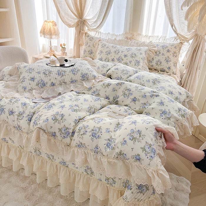 91家纺网 家纺一手货源 找家纺 罗艺轩 2025新款全棉印花花边床盖四件套 芊寻花语