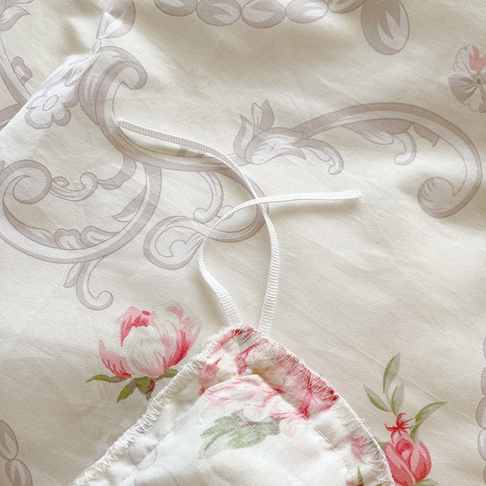 91家纺网 家纺一手货源 找家纺 罗艺轩 2025新款全棉印花床笠式床裙三件套 爱丽花园