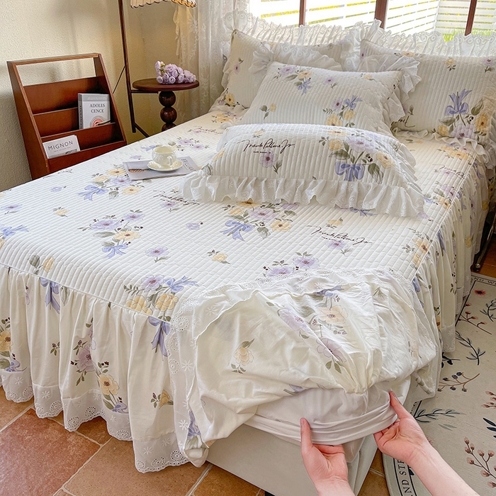 91家纺网 家纺一手货源 找家纺 罗艺轩 2025新款全棉印花床笠式床裙三件套 迷雾花漾