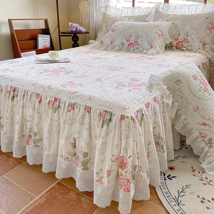 91家纺网 家纺一手货源 找家纺 罗艺轩 2025新款全棉印花床笠式床裙三件套 爱丽花园