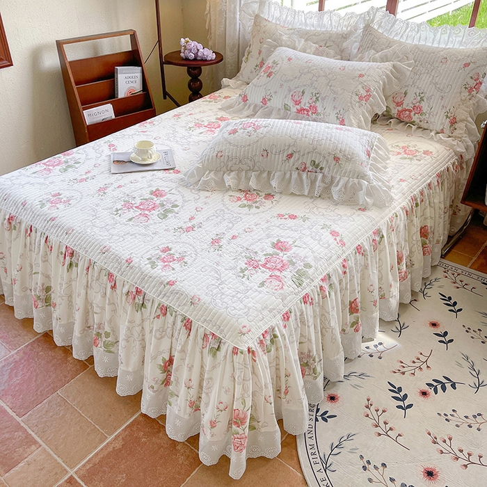 91家纺网 家纺一手货源 找家纺 罗艺轩 2025新款全棉印花床笠式床裙三件套 爱丽花园