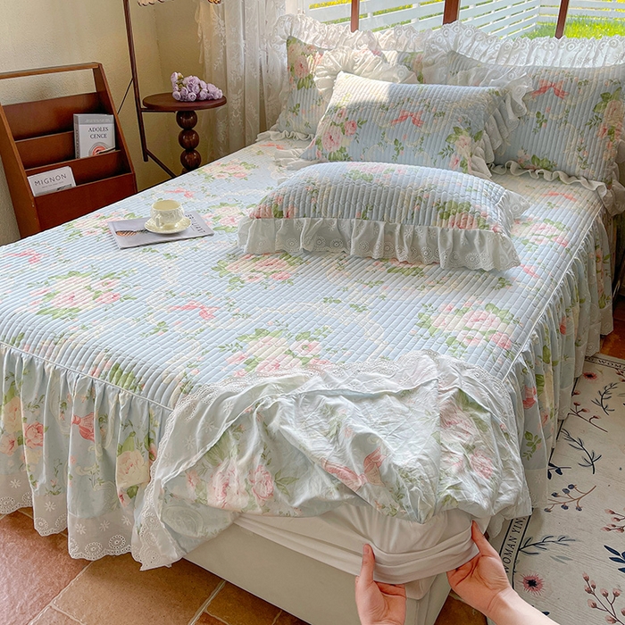 91家纺网 家纺一手货源 找家纺 罗艺轩 2025新款全棉印花床笠式床裙三件套 织夏花园-蓝