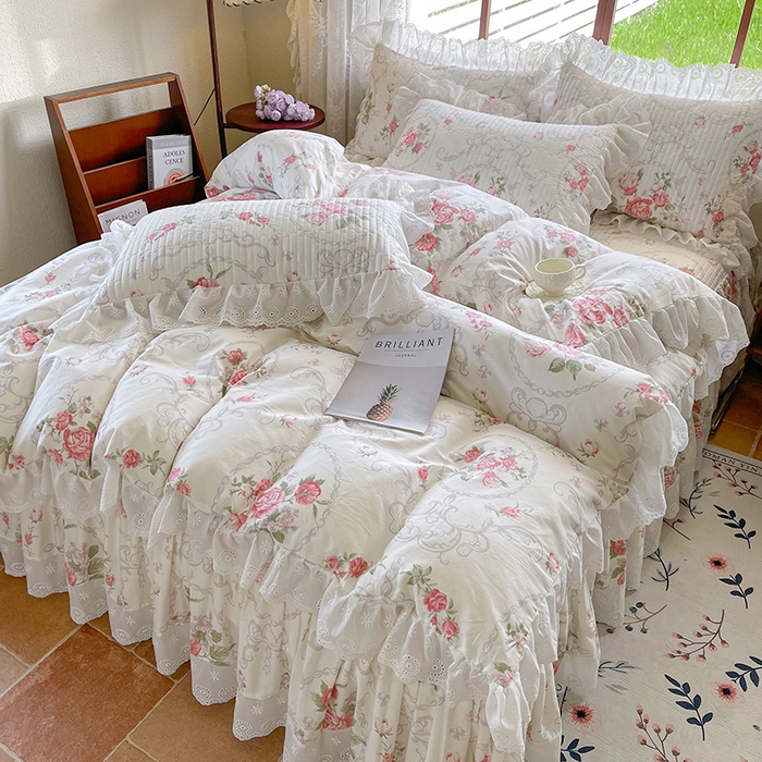 91家纺网 家纺一手货源 找家纺 罗艺轩 2025新款全棉印花床笠式花边床裙四件套 爱丽花园