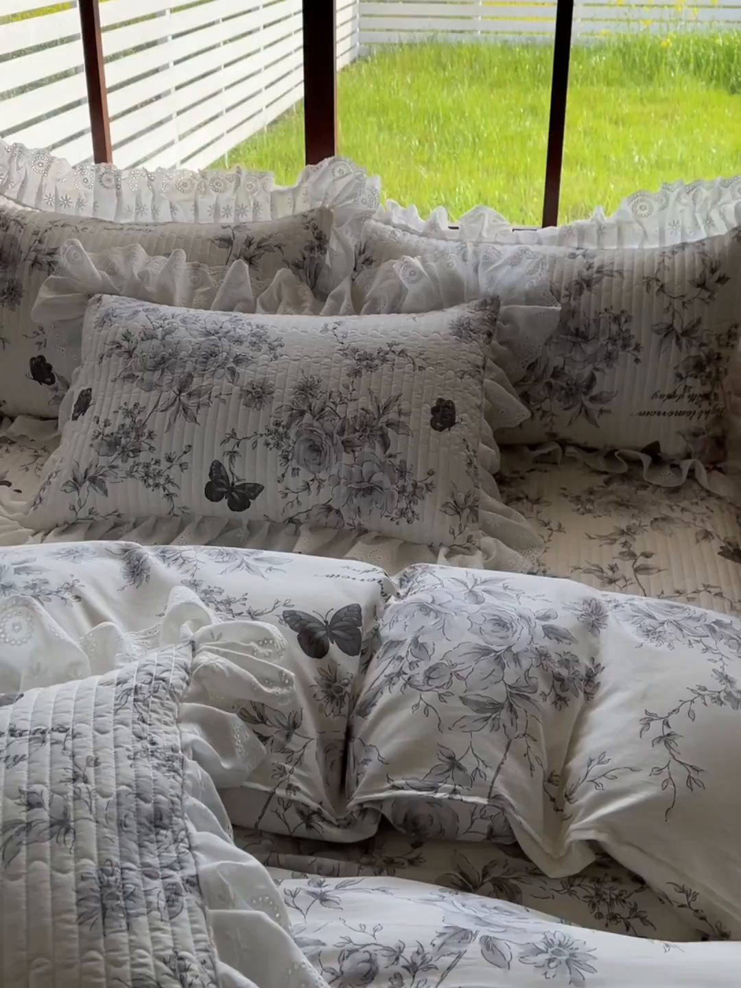 91家纺网 家纺一手货源 找家纺 罗艺轩 2025新款全棉印花床笠式花边床裙四件套 蝶舞轻歌