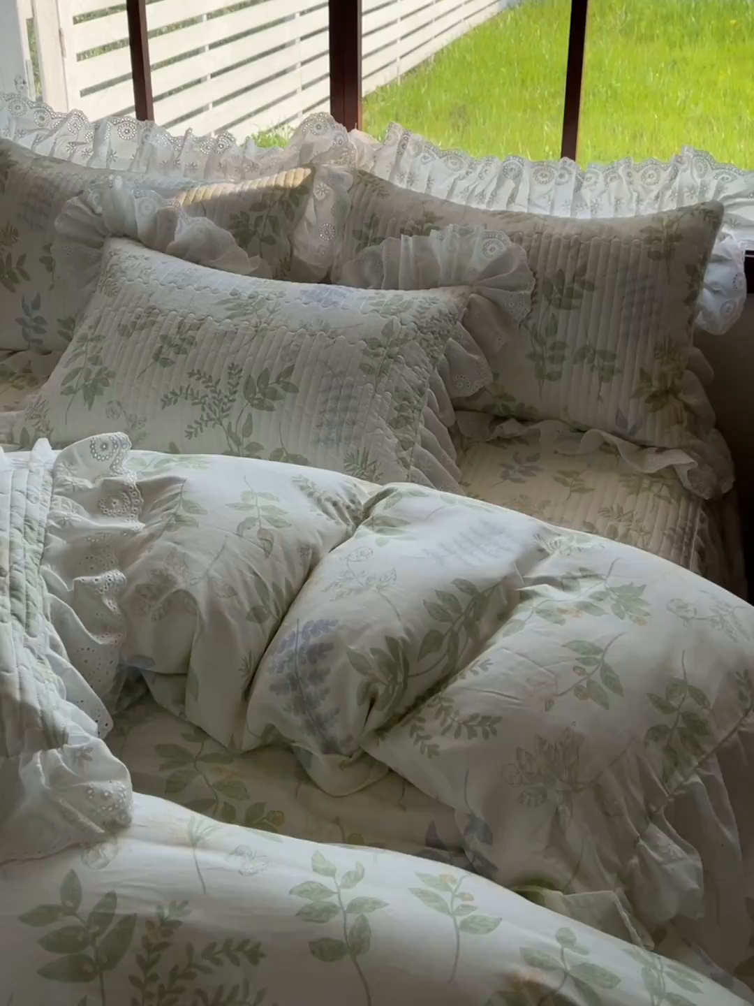 91家纺网 家纺一手货源 找家纺 罗艺轩 2025新款全棉印花床笠式花边床裙四件套 沁语花叶