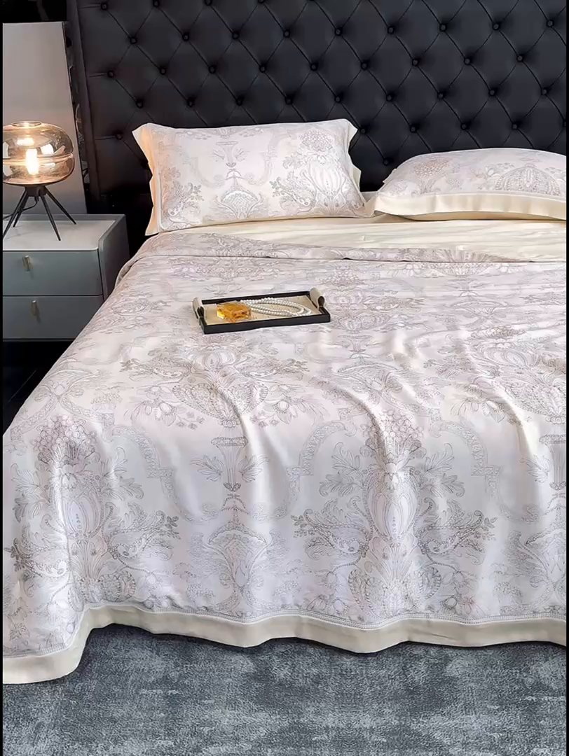 91家纺网 家纺一手货源 找家纺 （总）桂雅居 2025新款60支莱赛尔数码印花蚕丝夏被-蚕小青