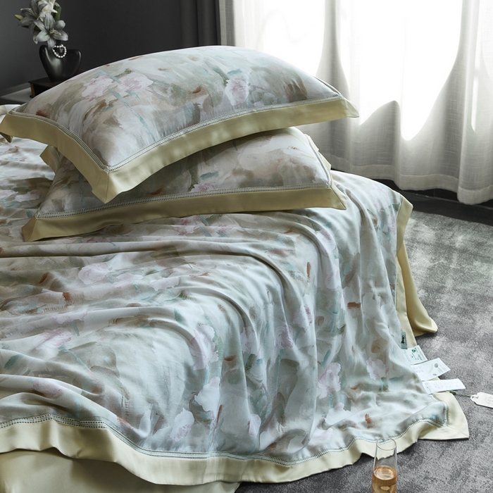 91家纺网 家纺一手货源 找家纺 桂雅居 2025新款60支莱赛尔数码印花蚕丝夏被-蚕小青 蔚蓝咖