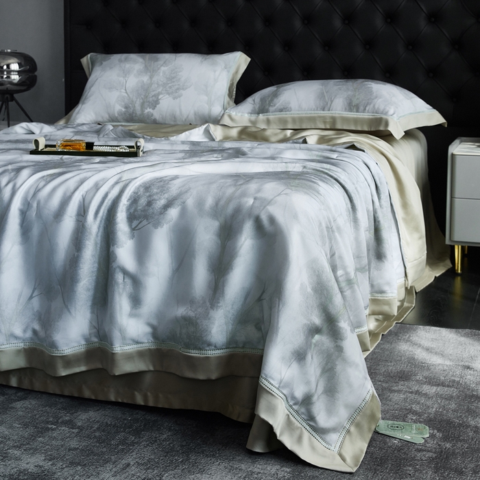 91家纺网 家纺一手货源 找家纺 桂雅居 2025新款60支莱赛尔数码印花蚕丝夏被-蚕小青 雾纱灰