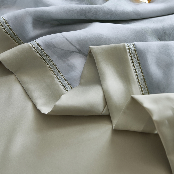 91家纺网 家纺一手货源 找家纺 桂雅居 2025新款60支莱赛尔数码印花蚕丝夏被-蚕小青 雾纱灰