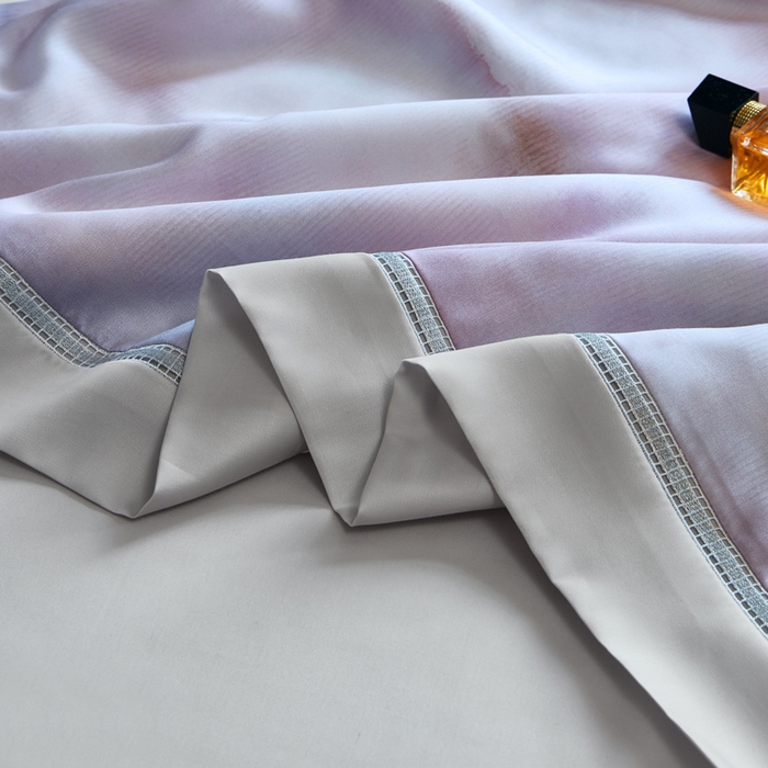 91家纺网 家纺一手货源 找家纺 桂雅居 2025新款60支莱赛尔数码印花蚕丝夏被-蚕小青 幽香恋曲-粉