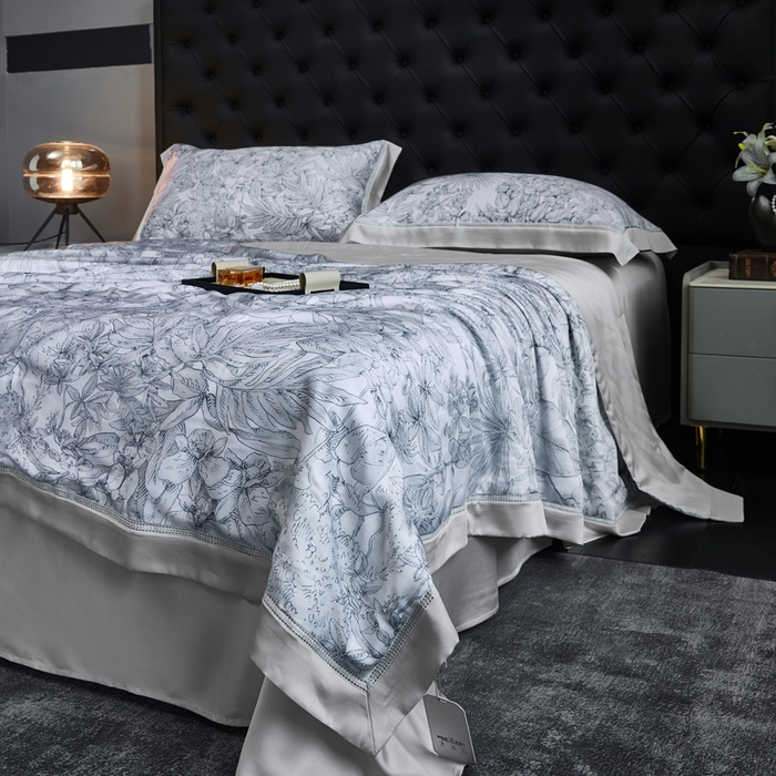 91家纺网 家纺一手货源 找家纺 桂雅居 2025新款60支兰莱赛尔数码印花蚕丝夏被-蚕小青 云禾川-兰